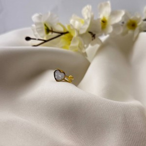 White heart Ring
